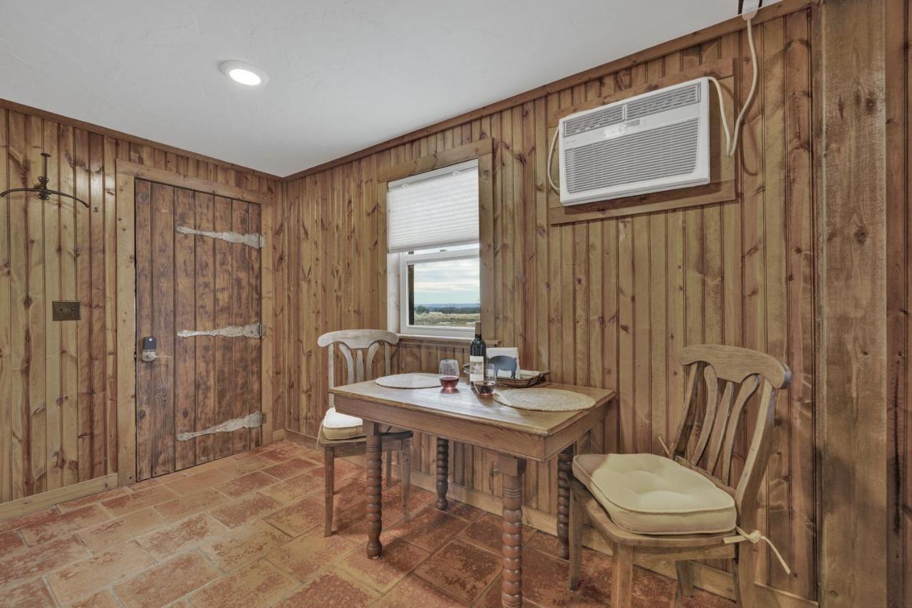 Ohana Ranch Cabin - 12 Minutes To Historic Main St Fredericksburg Eksteriør billede